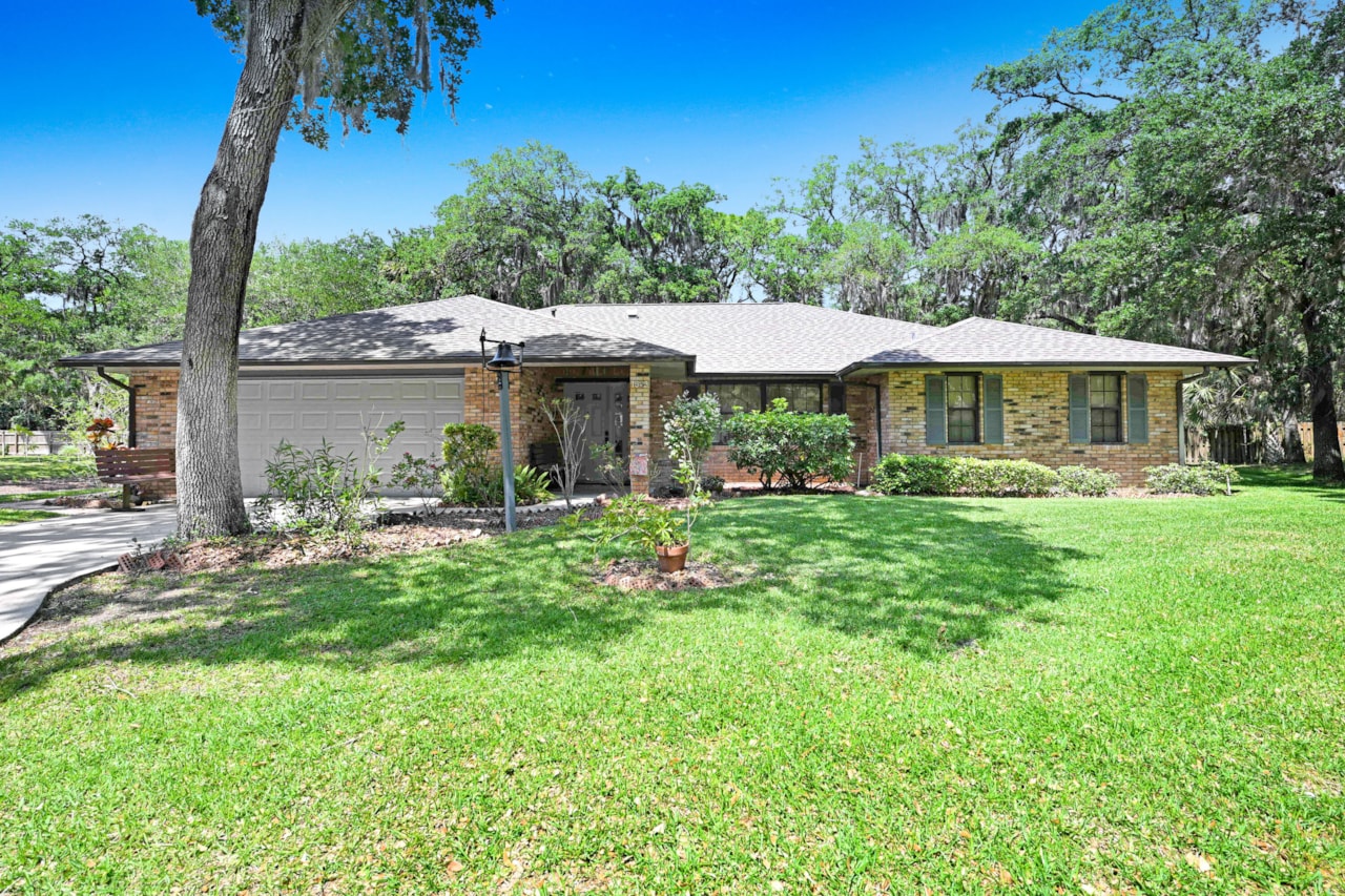 1845 Whispering Oaks Circle Melbourne, FL 32934 MLS 1011196