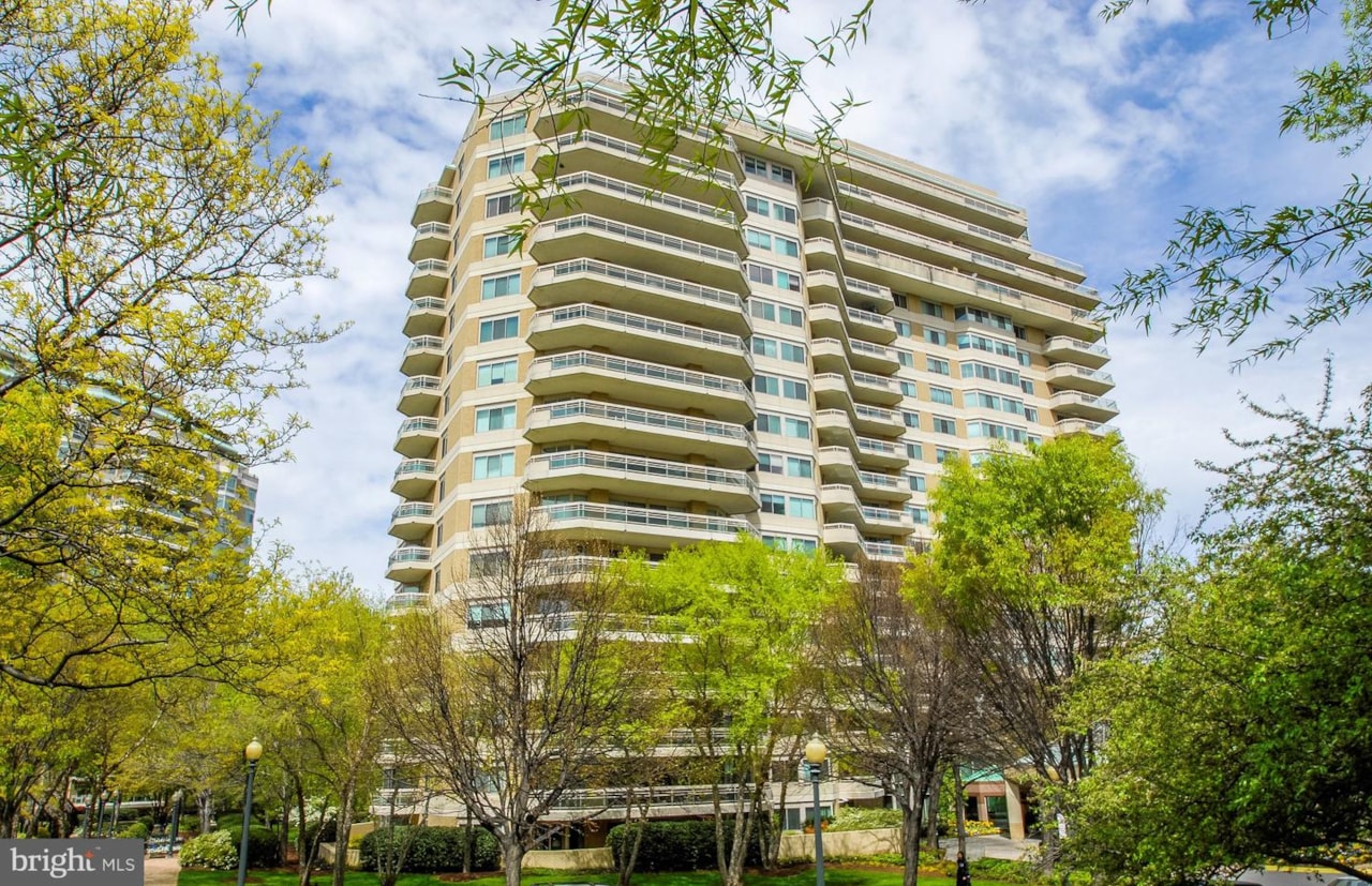 5600 Wisconsin Ave 11305 Chevy Chase, MD 20815 home for sale