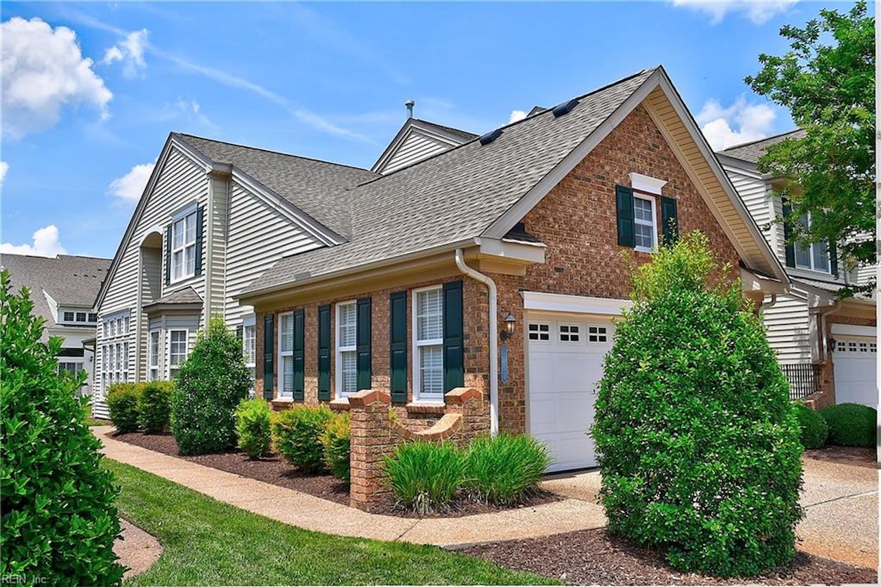 1213 Eagle Pointe Way Chesapeake, VA 23322 MLS 10536694