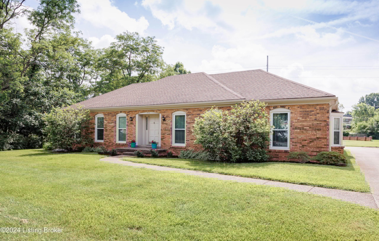 711 Nottingham Pkwy Louisville, KY 40222 MLS 1662668