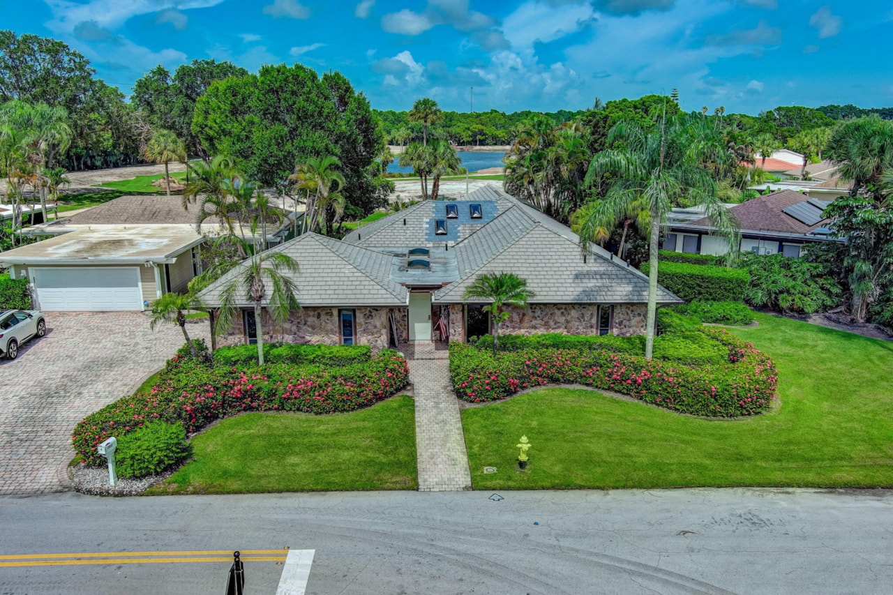 Eastpointe Country Club 2 MLS R10994314 Located in Palm Beach