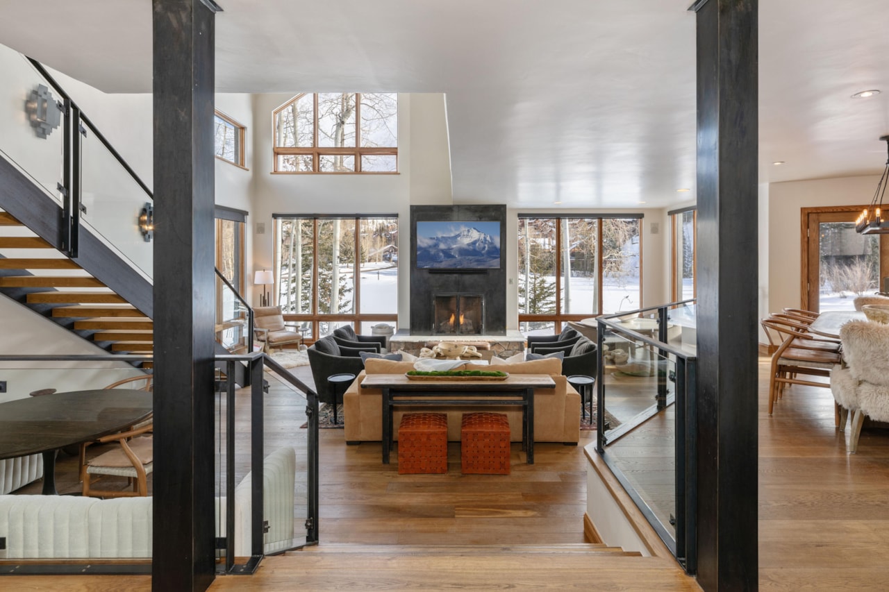 Luxury Mountain Living at 101 Benchmark Dr: A Premier Telluride Estate — photo 3