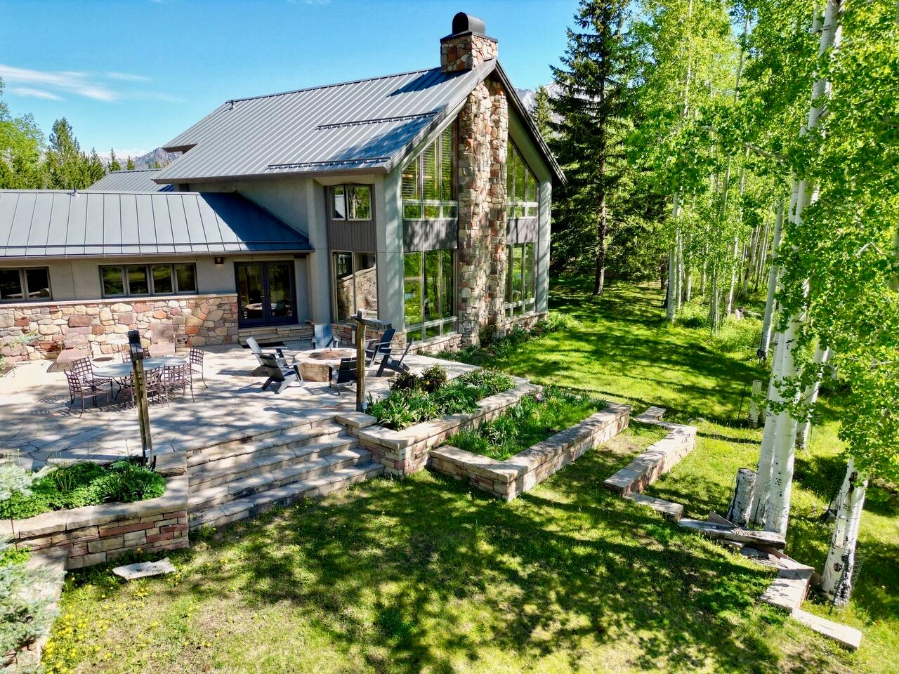 Luxury Mountain Living at 101 Benchmark Dr: A Premier Telluride Estate — photo 10
