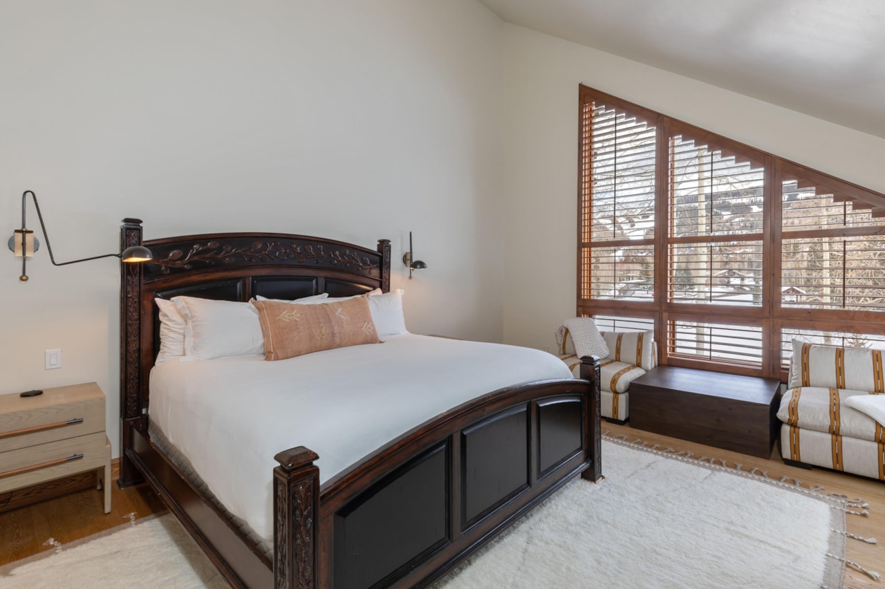 Luxury Mountain Living at 101 Benchmark Dr: A Premier Telluride Estate — photo 12