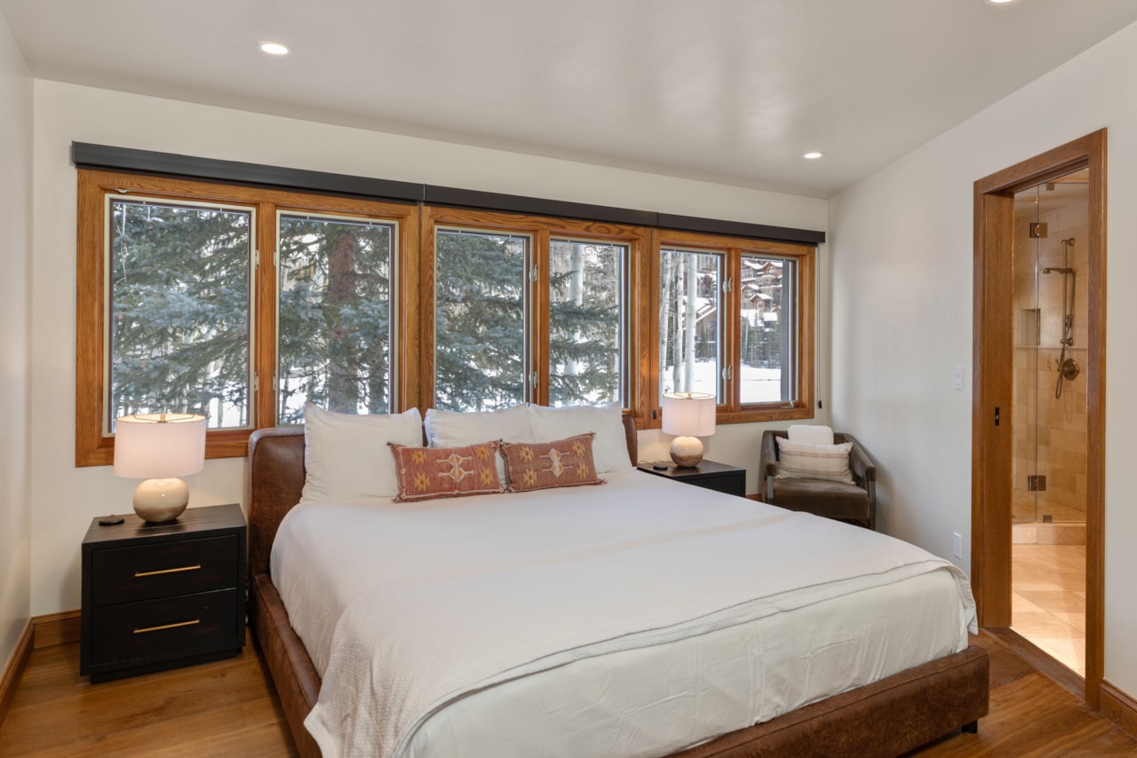 Luxury Mountain Living at 101 Benchmark Dr: A Premier Telluride Estate — photo 15