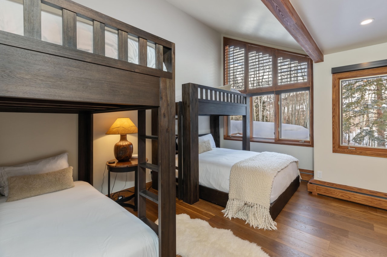 Luxury Mountain Living at 101 Benchmark Dr: A Premier Telluride Estate — photo 16