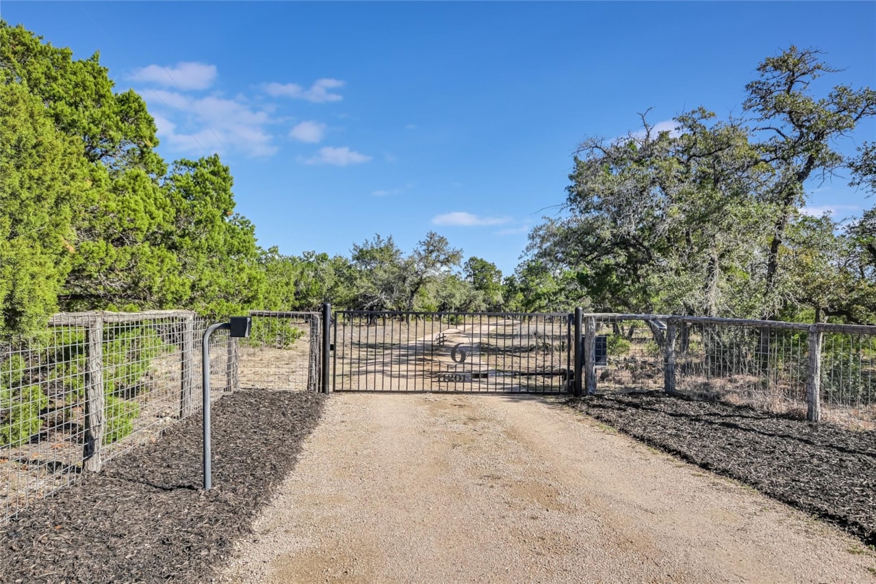For sale 11201 Bonham Ranch RD 6 and 8 Dripping Springs, TX farm for sale