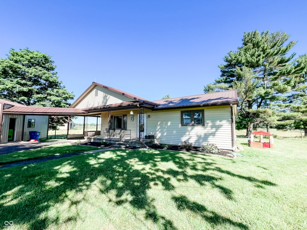 1776 W Lake Hideaway Rd Kingman, IN 47952 MLS 21985175