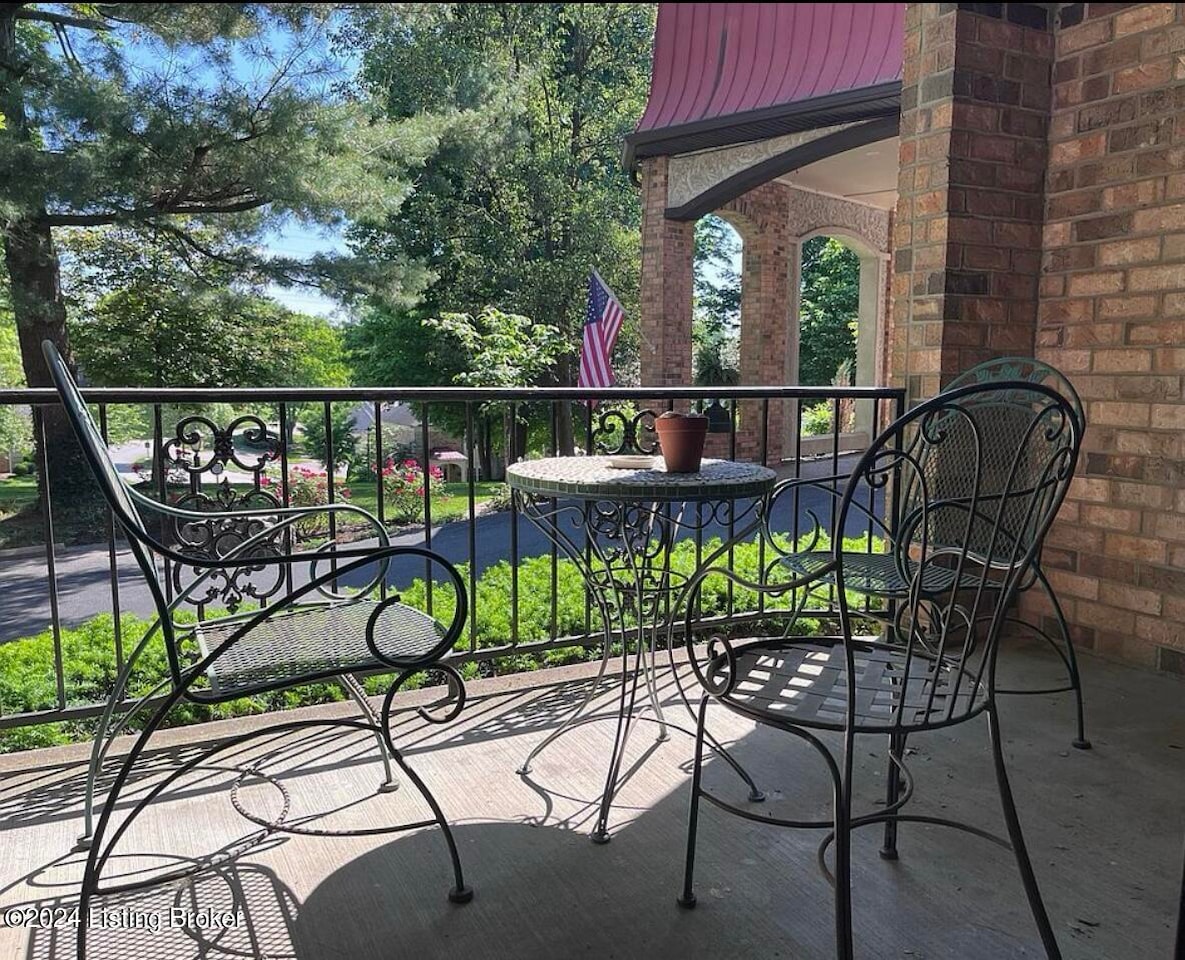 5800 Coach Gate Wynde 272 D, Louisville, KY 40207 Coach Gate