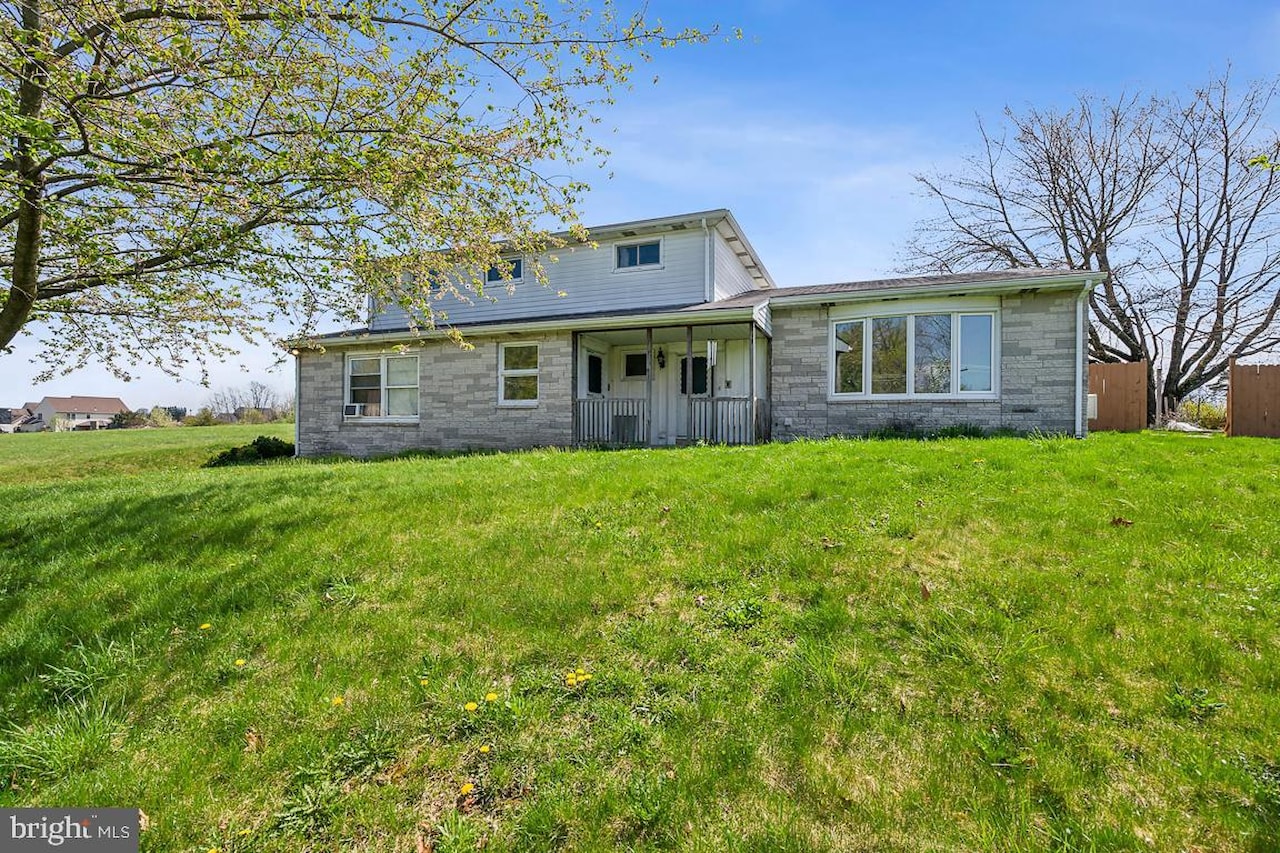 7213 Linglestown Rd in Harrisburg, PA