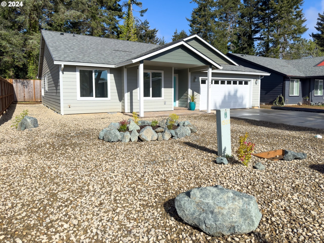 427 North AVE, Bandon, OR 97411 home for sale for Sale 499,000 Beach Loop Realty