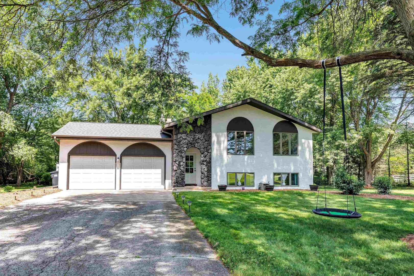 1967 Sylvan Dr Green Bay, WI 54313 home for sale, MLS50293472