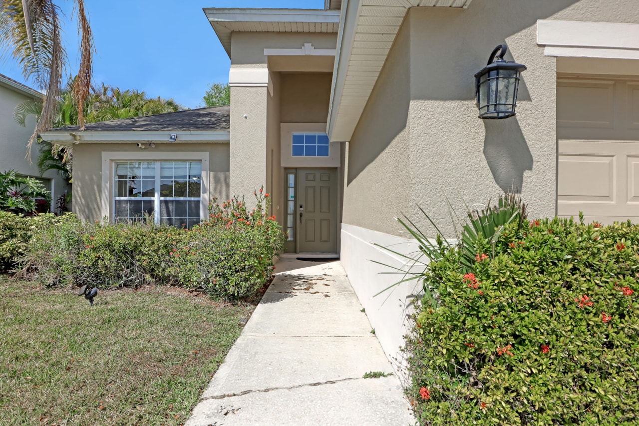 226 Wading Bird Circle SW Palm Bay, FL 32908 MLS 1018241