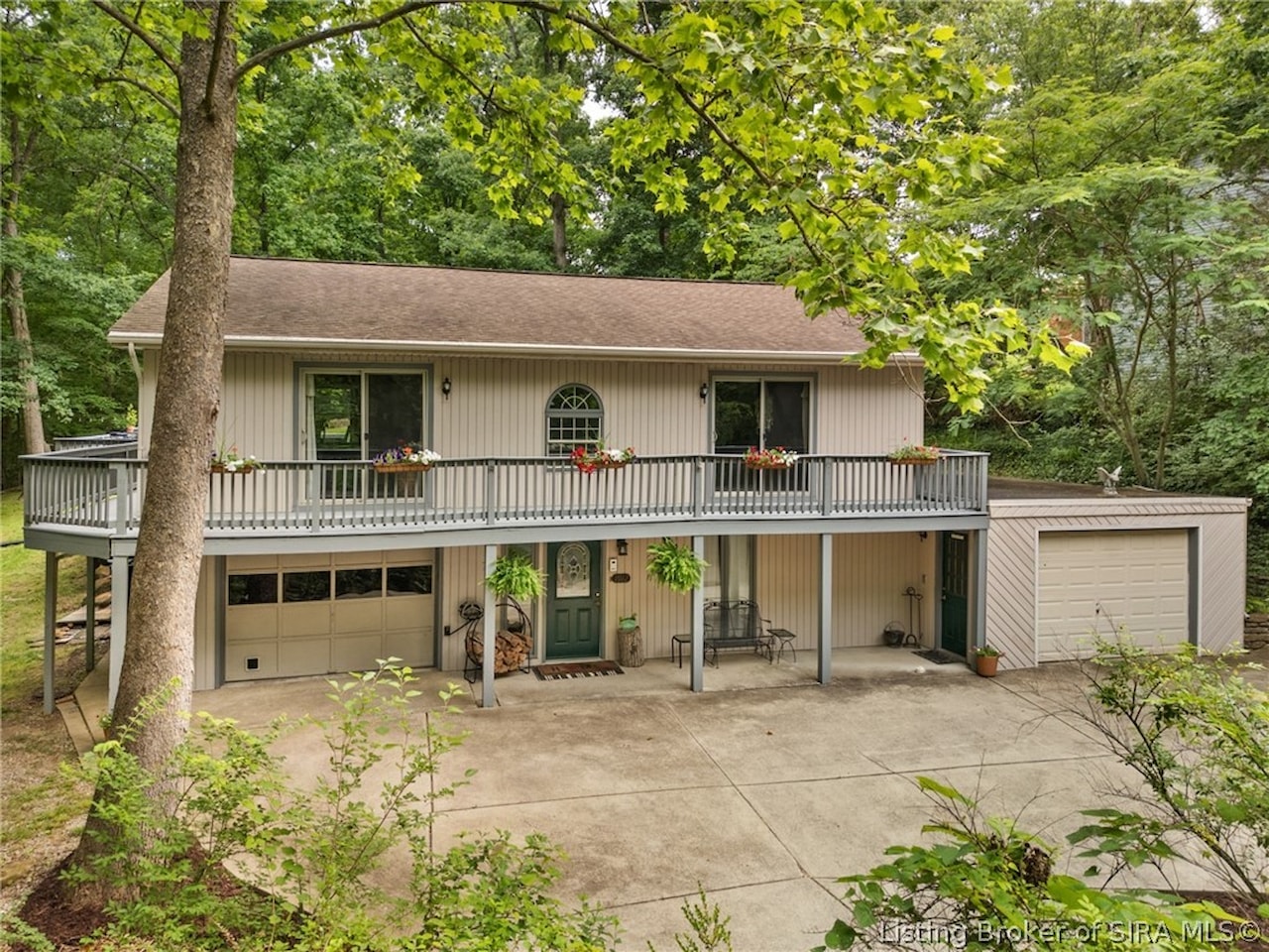 Ward Realty Services serves Southern Indiana and Louisville with professional trustworthy