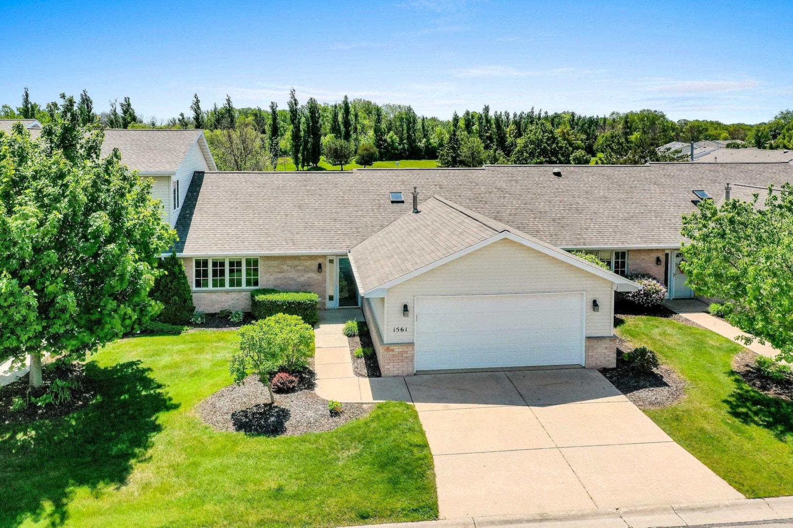 1561 River Pines Dr Green Bay, WI 54311 condo for sale, MLS50292398