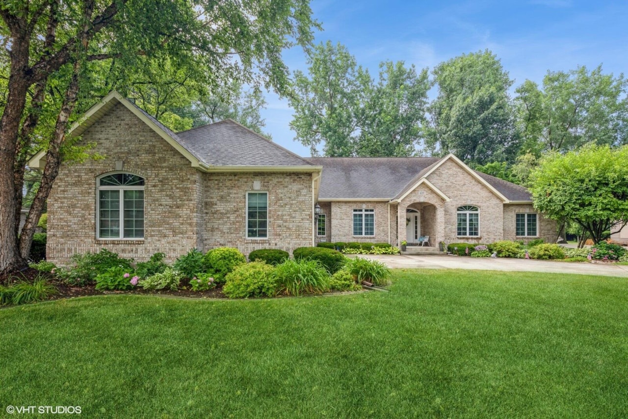 419 Wilderness Dr Schererville, IN 46375 | MLS 806693