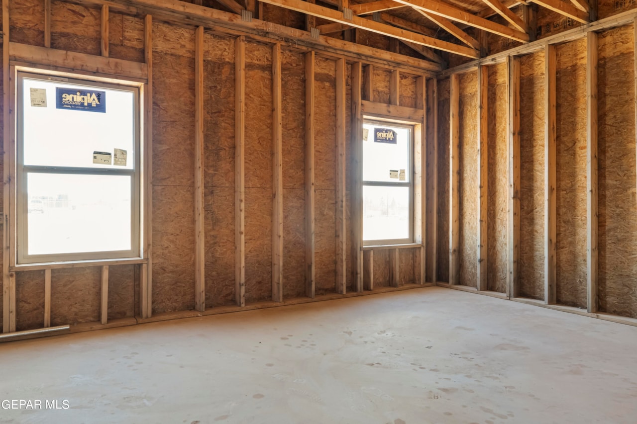 1140 Santa Cruz Dr Chaparral, NM 88081 | MLS 905261