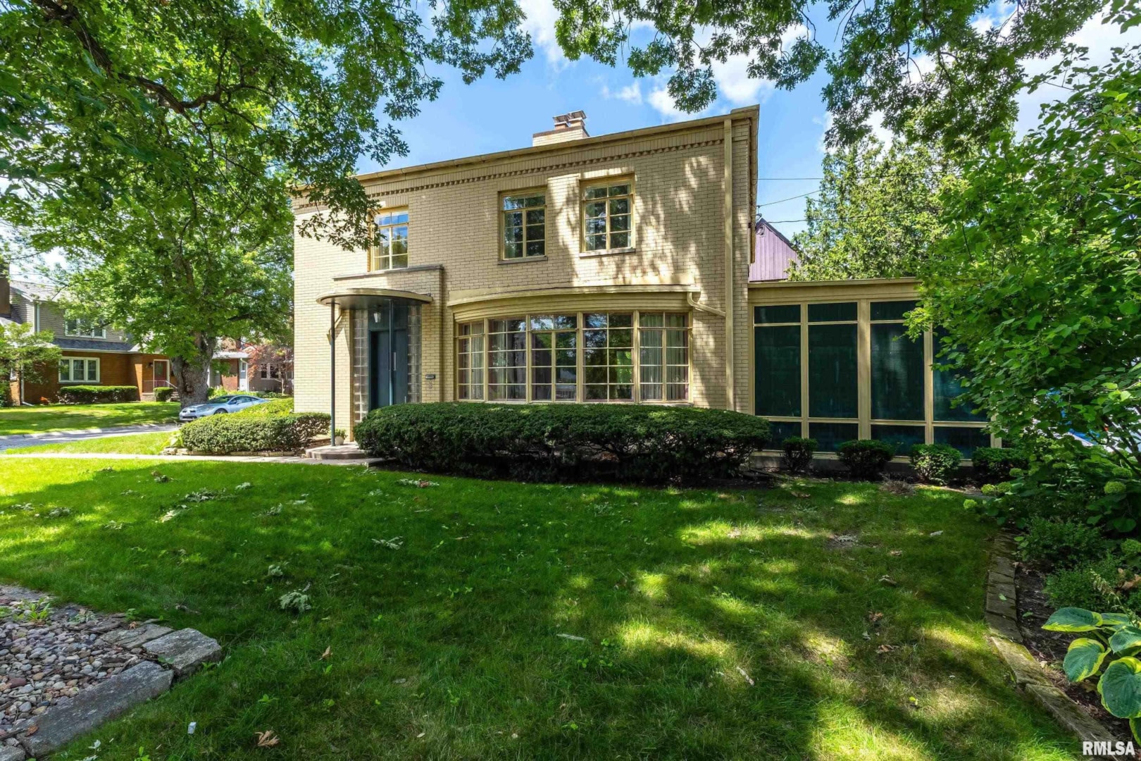 conc. house w/ brick veneer