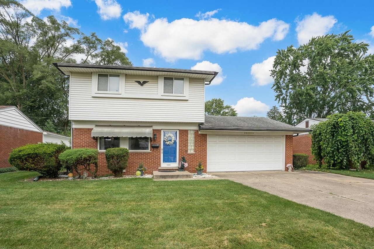 K☆ 39553 Rambler Dr Sterling Heights, MI 48313 | MLS 60325687