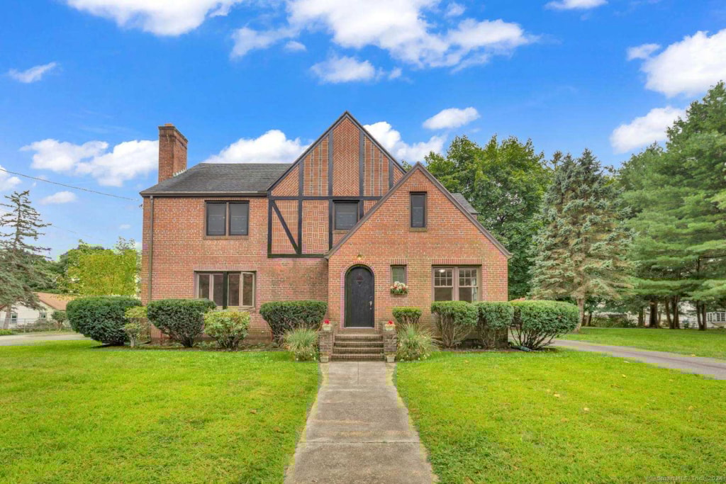 162 Eddy Glover Blvd New Britain, CT 06053 MLS 24031936