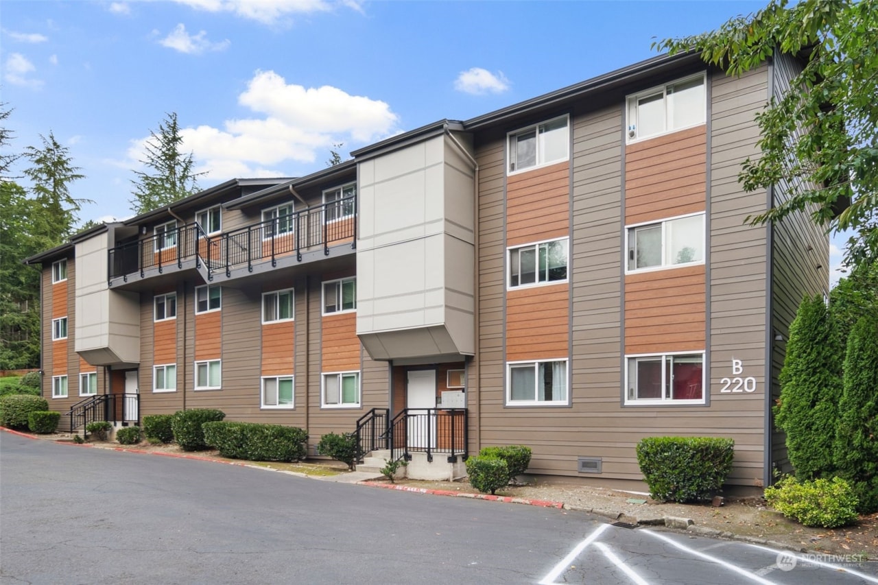 $359,000 condo for sale - 220 SW Clark St #B302, Issaquah, WA 98027 |  Compass Real Estate, image size:1280x853