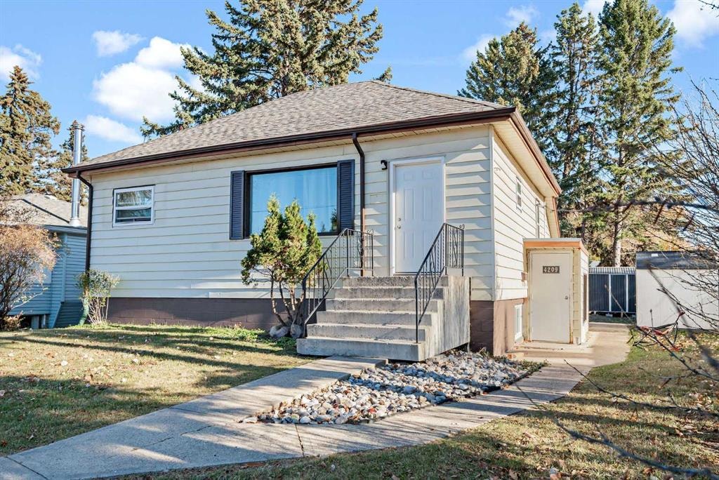 4209 43 Ave, Red Deer, AB, MLS#A2177915 |Houses in Calgary