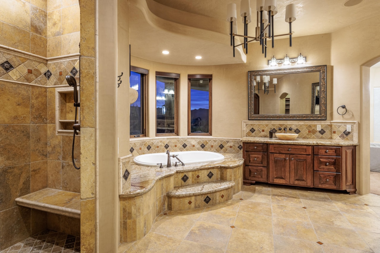 4943 N Long Sky CIR St George, UT 84770 home for sale, MLS#24-256449 - Erika Rogers Photo 14