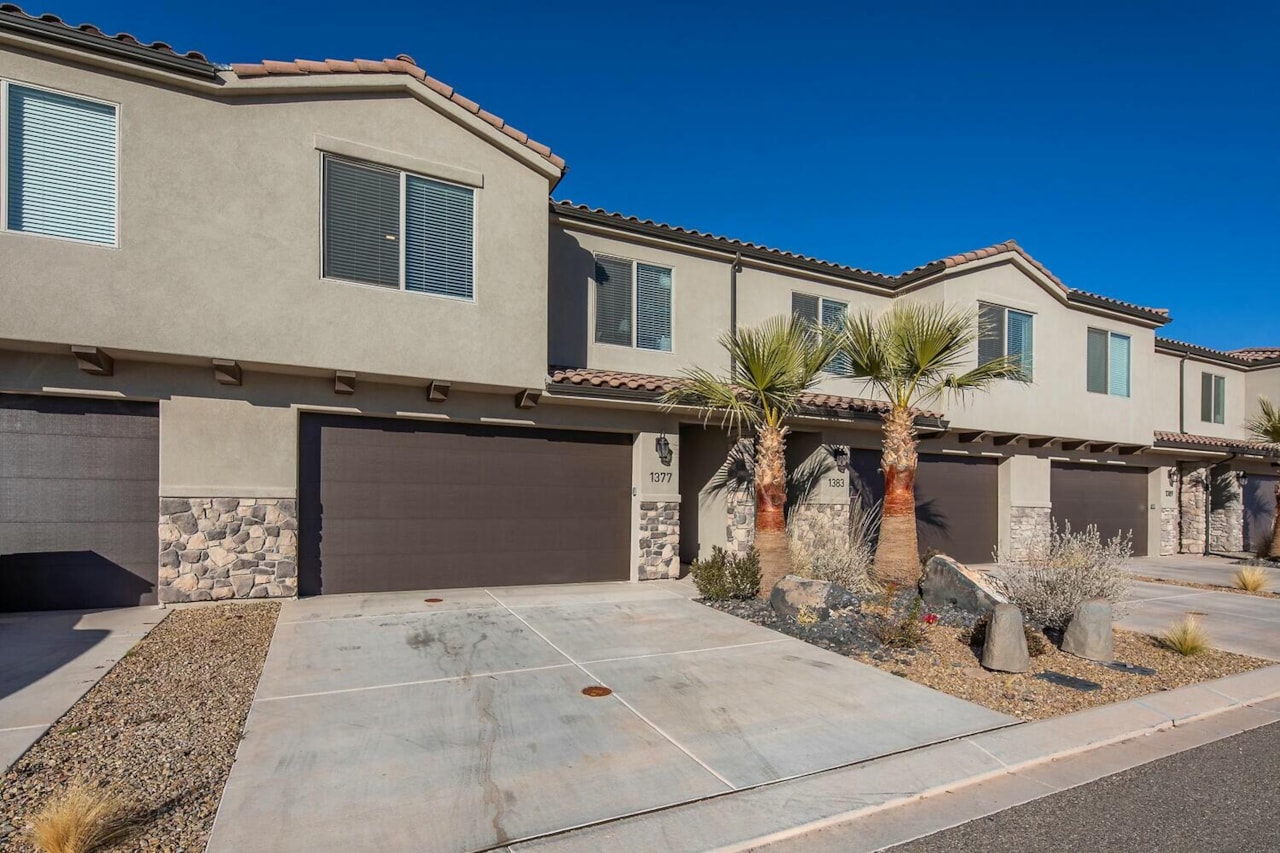 1377 E Vista Roja Washington, UT 84780 home for sale, MLS#24-256489 - Erika Rogers Photo 2