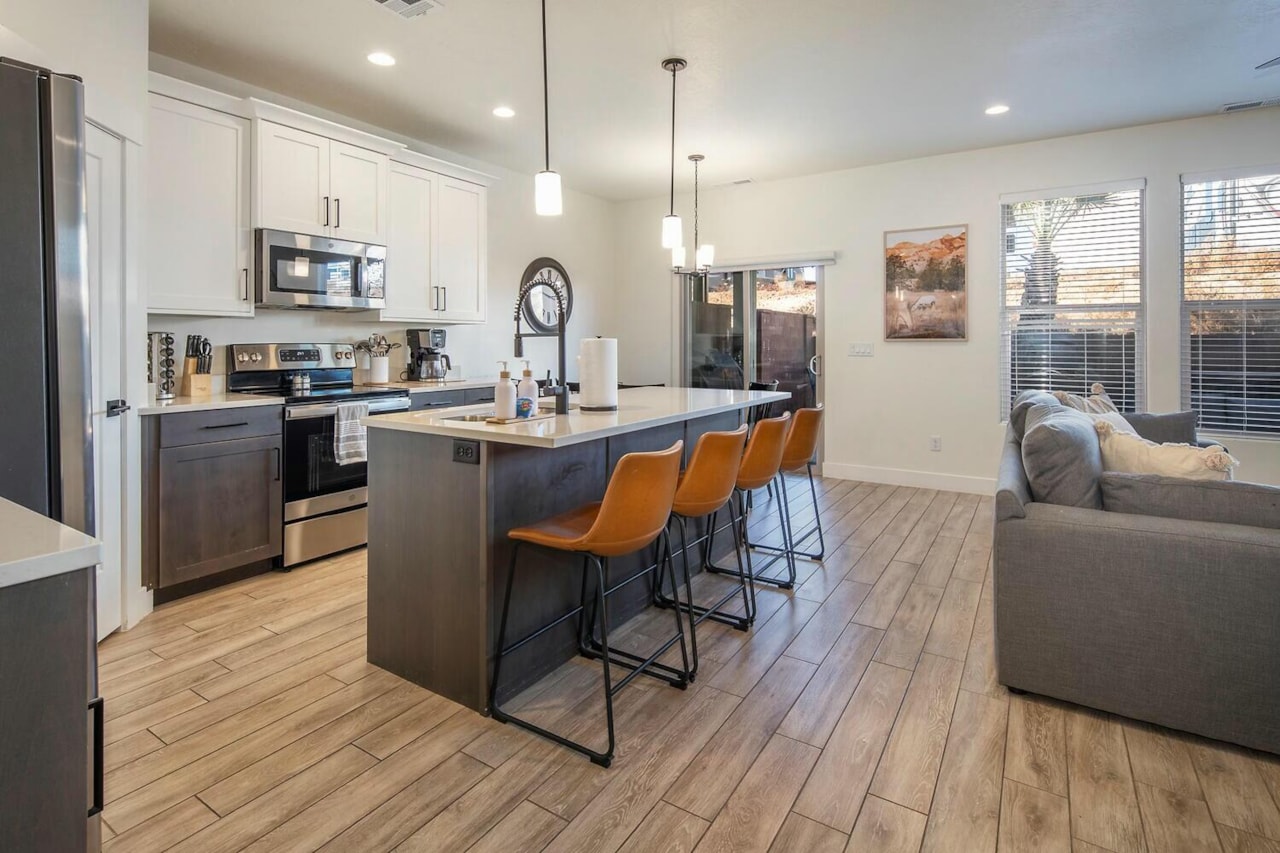 1377 E Vista Roja Washington, UT 84780 home for sale, MLS#24-256489 - Erika Rogers Photo 5