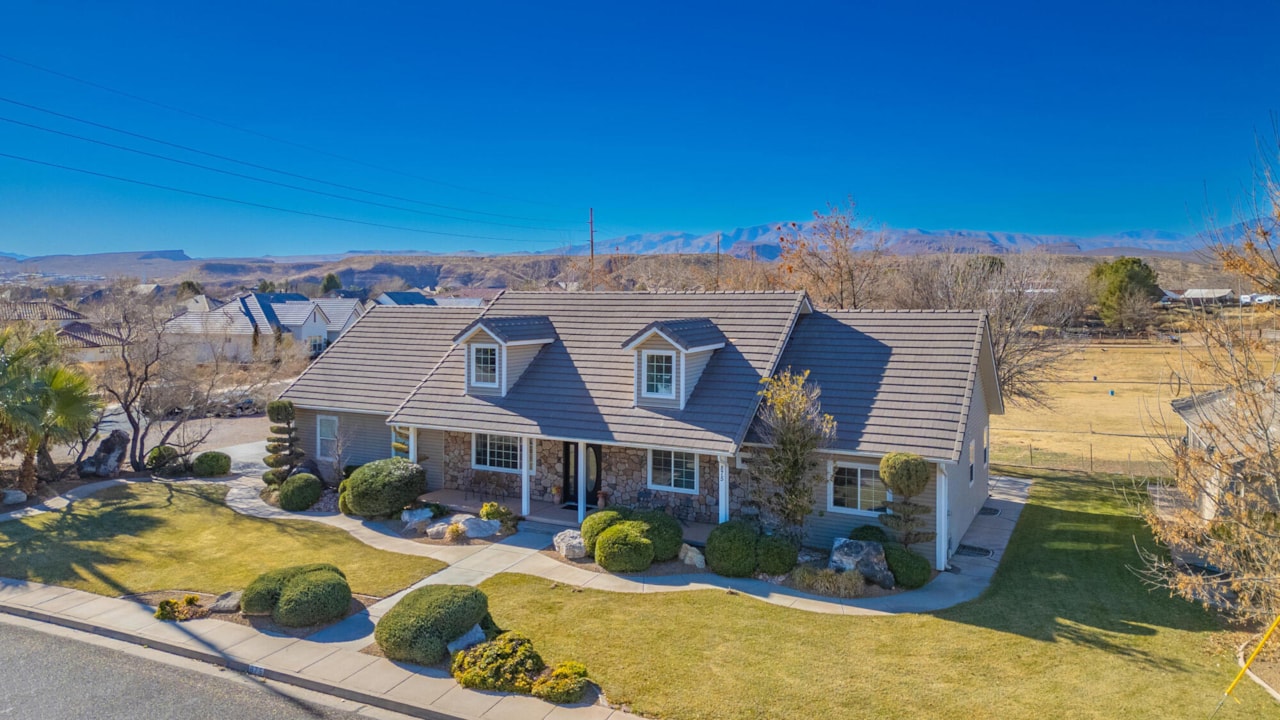 875 Country LN Santa Clara, UT 84765 home for sale, MLS#25-257615 - Erika Rogers Photo 3