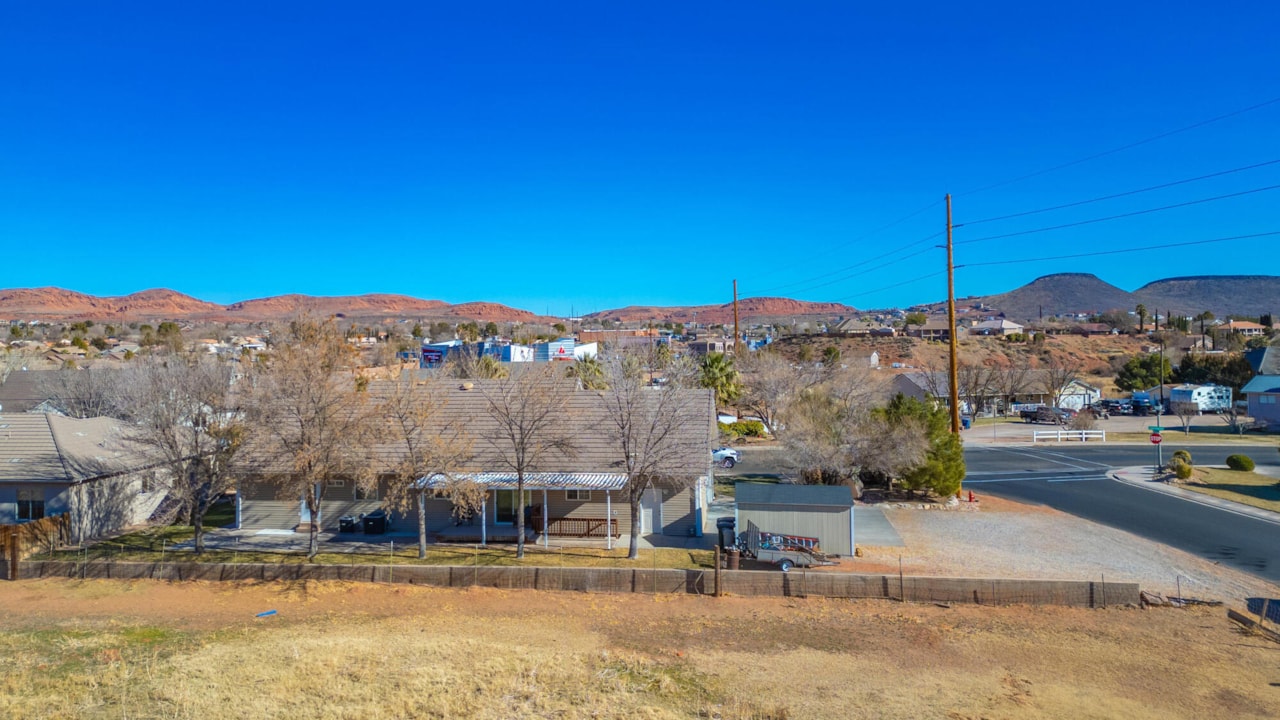 875 Country LN Santa Clara, UT 84765 home for sale, MLS#25-257615 - Erika Rogers Photo 5