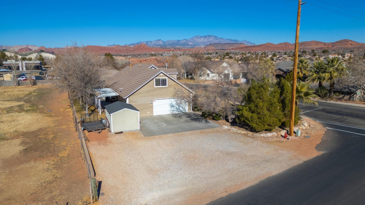 875 Country LN Santa Clara, UT 84765 home for sale, MLS#25-257615 - Erika Rogers Photo 7