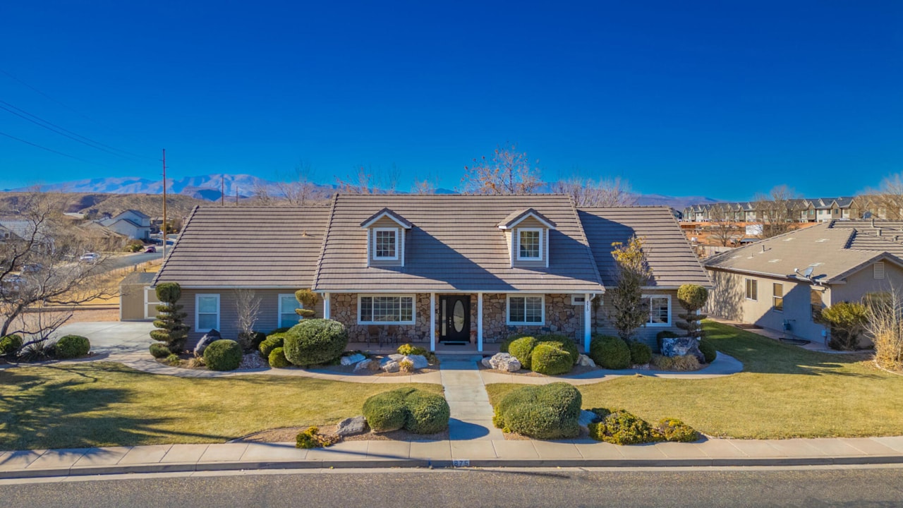 875 Country LN Santa Clara, UT 84765 home for sale, MLS#25-257615 - Erika Rogers Photo 10