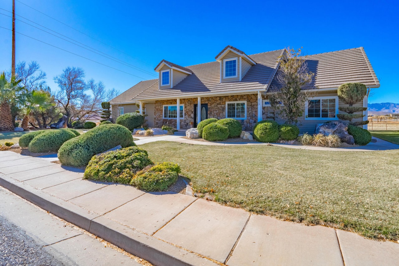 875 Country LN Santa Clara, UT 84765 home for sale, MLS#25-257615 - Erika Rogers Photo 11