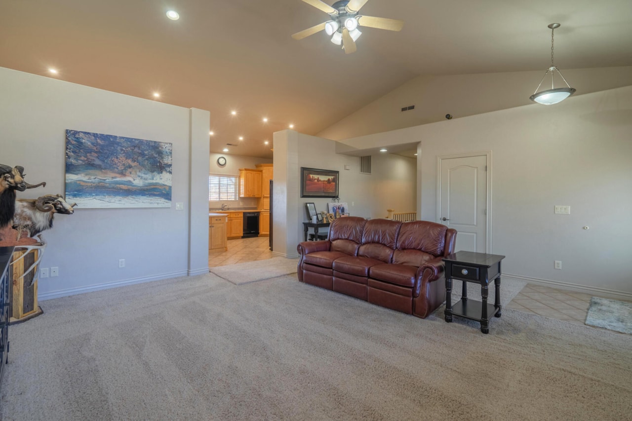 875 Country LN Santa Clara, UT 84765 home for sale, MLS#25-257615 - Erika Rogers Photo 21