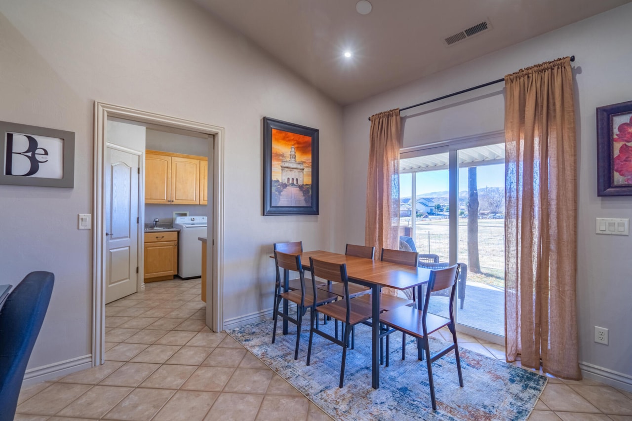 875 Country LN Santa Clara, UT 84765 home for sale, MLS#25-257615 - Erika Rogers Photo 24