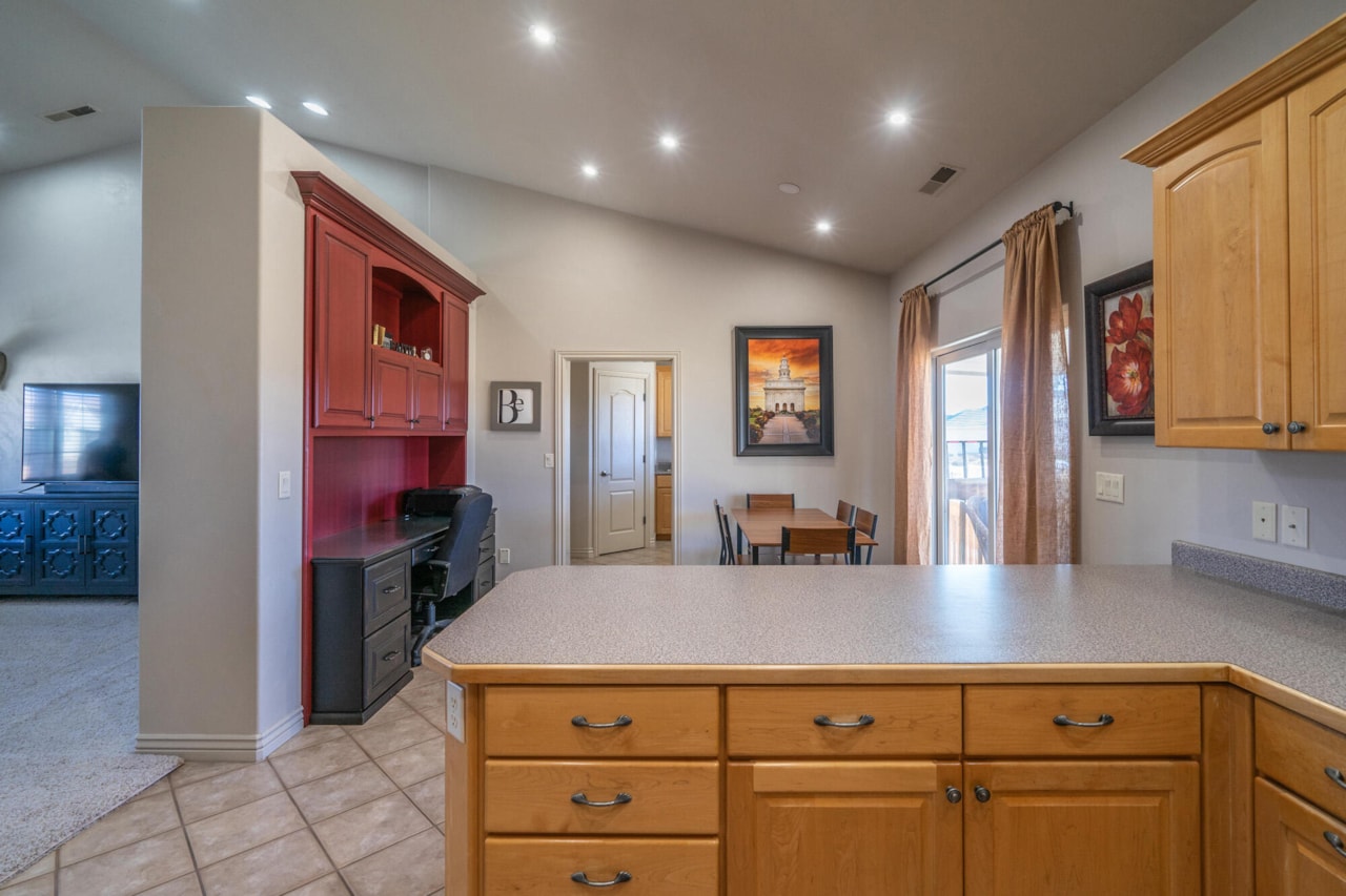 875 Country LN Santa Clara, UT 84765 home for sale, MLS#25-257615 - Erika Rogers Photo 31