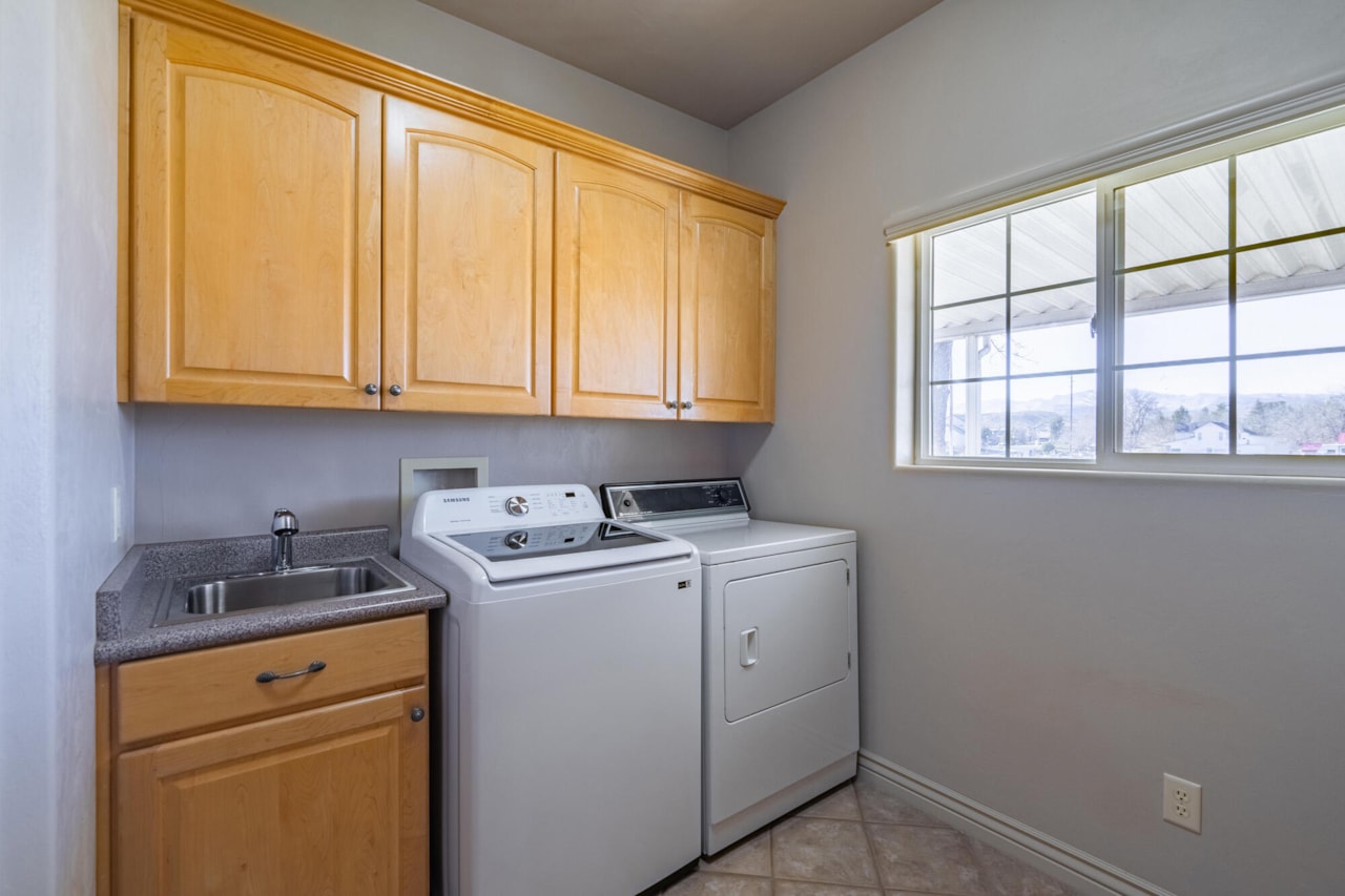 875 Country LN Santa Clara, UT 84765 home for sale, MLS#25-257615 - Erika Rogers Photo 34