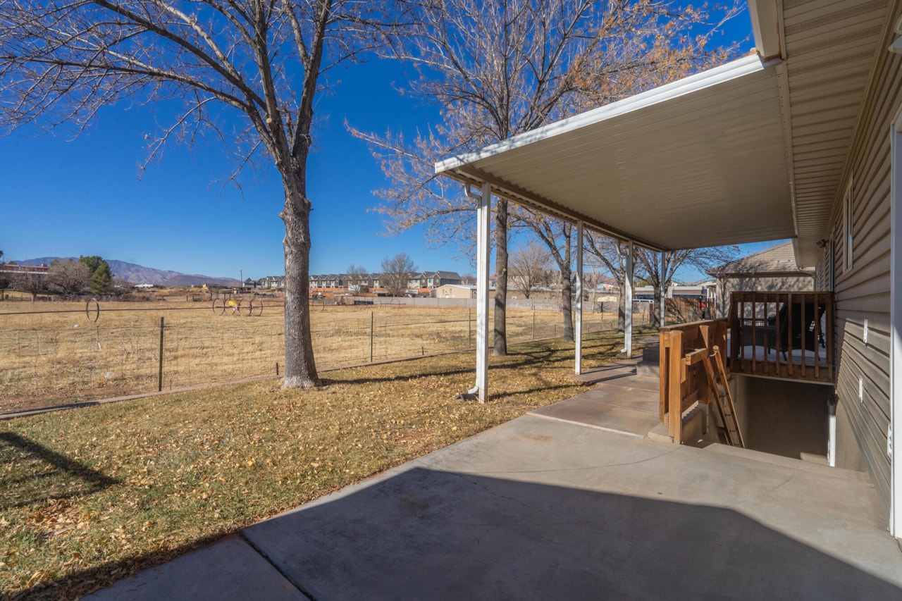 875 Country LN Santa Clara, UT 84765 home for sale, MLS#25-257615 - Erika Rogers Photo 89