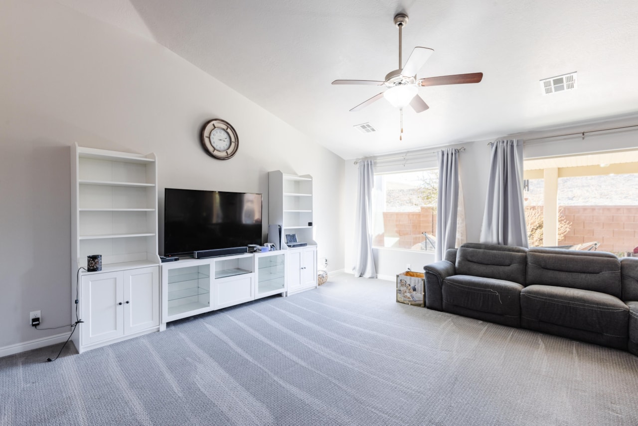 833 W 4100  S St George, UT 84770 home for sale, MLS#25-258602 - Erika Rogers Photo 9