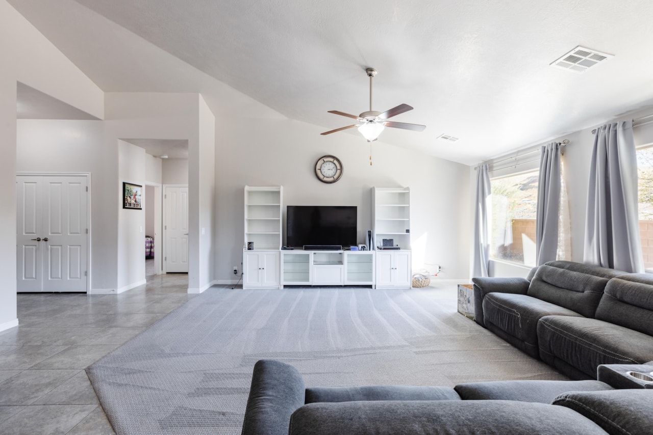 833 W 4100  S St George, UT 84770 home for sale, MLS#25-258602 - Erika Rogers Photo 10