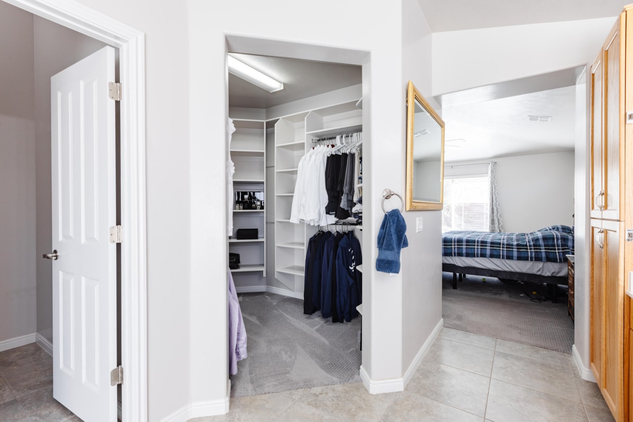 833 W 4100  S St George, UT 84770 home for sale, MLS#25-258602 - Erika Rogers Photo 20