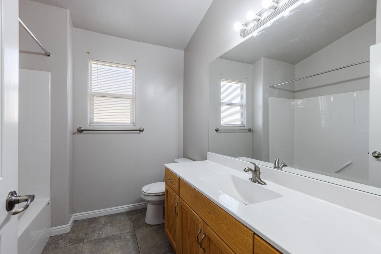 833 W 4100  S St George, UT 84770 home for sale, MLS#25-258602 - Erika Rogers Photo 25