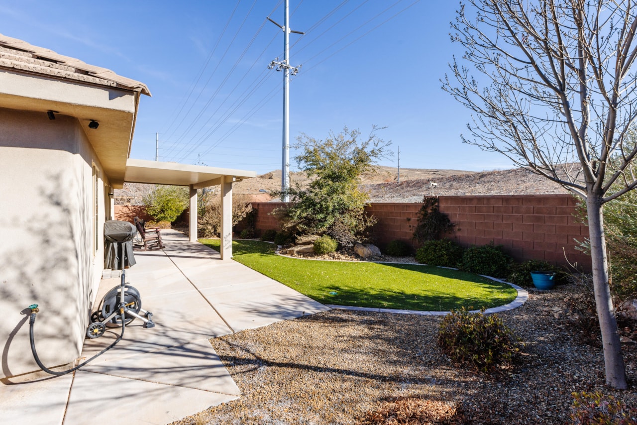 833 W 4100  S St George, UT 84770 home for sale, MLS#25-258602 - Erika Rogers Photo 28