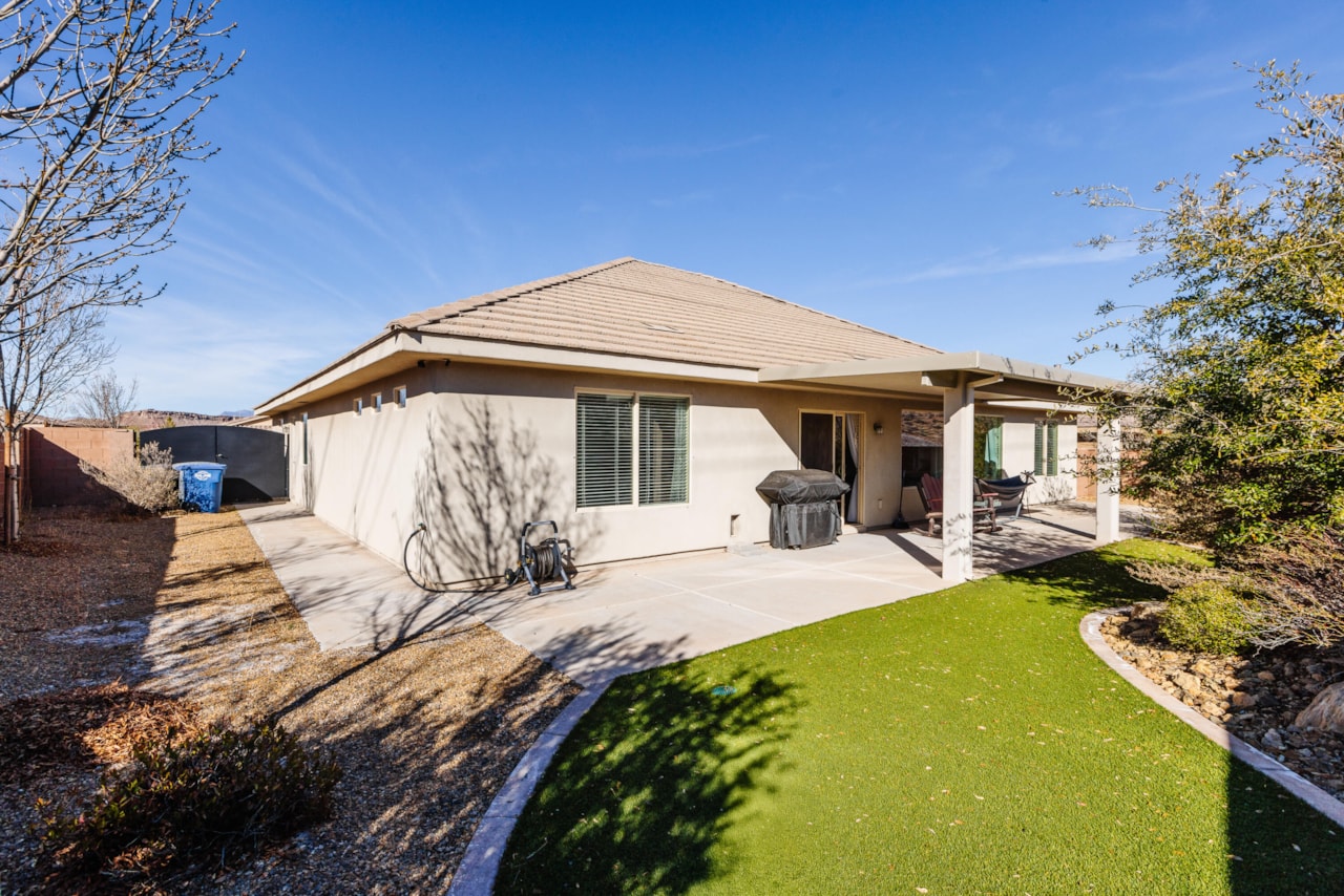 833 W 4100  S St George, UT 84770 home for sale, MLS#25-258602 - Erika Rogers Photo 29