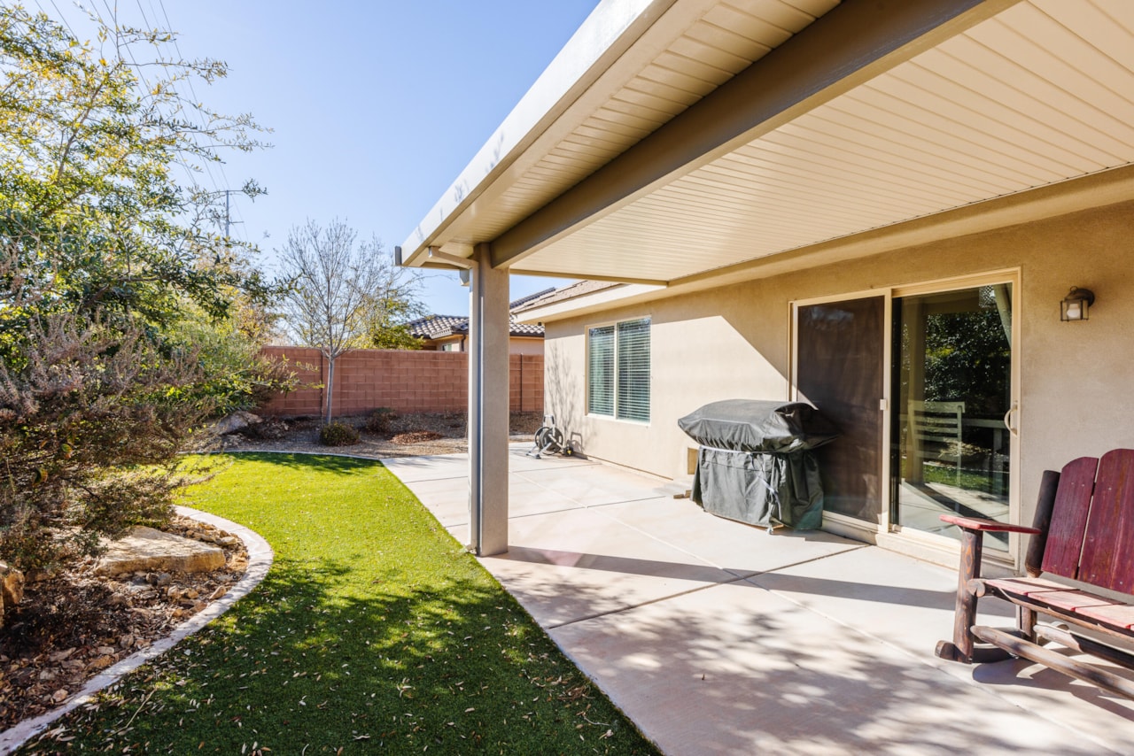 833 W 4100  S St George, UT 84770 home for sale, MLS#25-258602 - Erika Rogers Photo 30