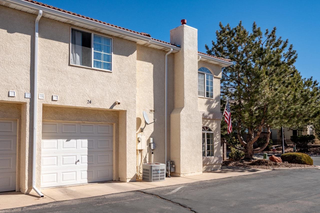 195 E Fiddlers Canyon RD #24 Cedar City, UT 84721 home for sale, MLS#25-258895 - Erika Rogers Photo 6