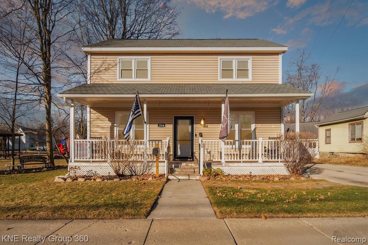216 Byron Rd in Howell, MI