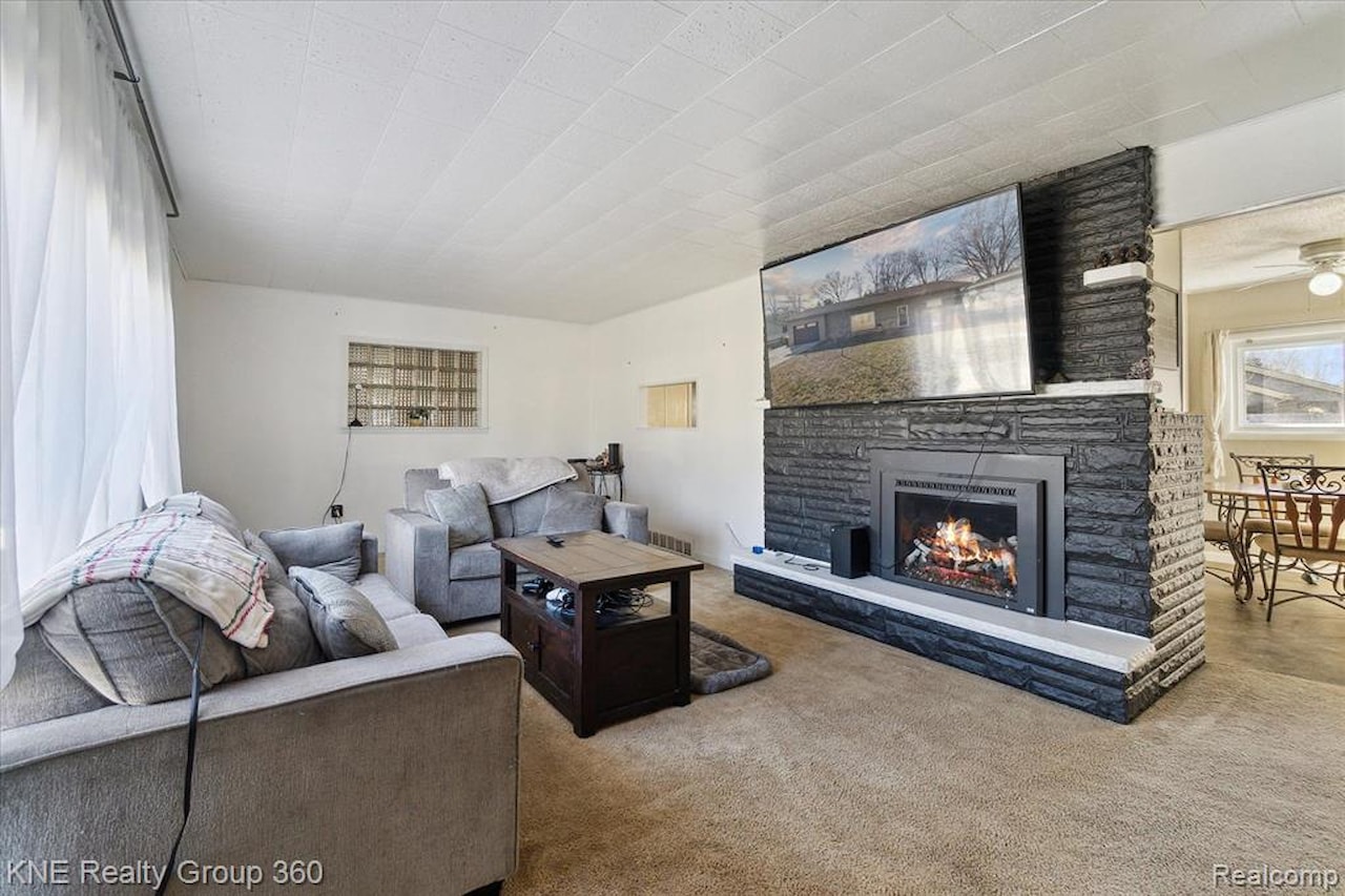 305 W Grand Ave in Mt. Pleasant, MI Photo 5