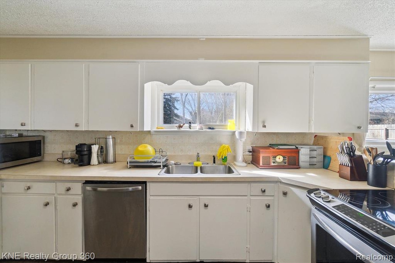 305 W Grand Ave in Mt. Pleasant, MI Photo 9